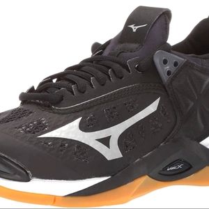 Mizuno Women's Wave Momentum Volleyball Shoe Size 7